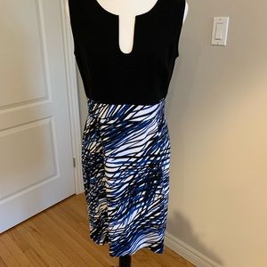 Printed bottom dress- cute keyhole neckline